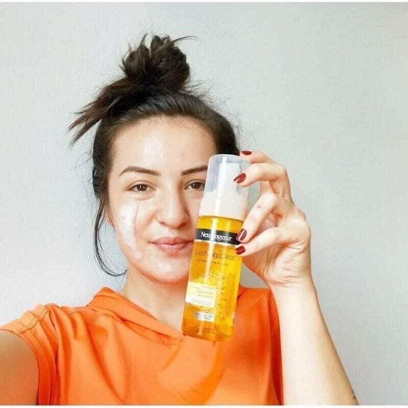 Sữa rửa mặt tinh chất nghệ  Neutrogena 150ml