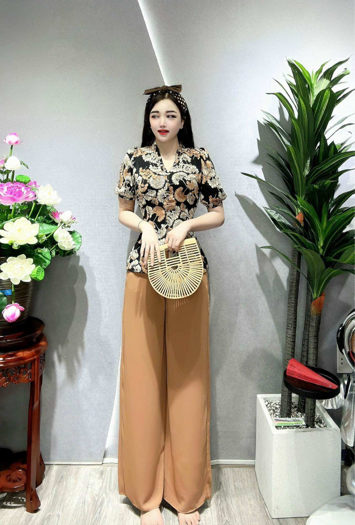 Bộ bà ba cổ tym nút bọc tay bí lụa mango