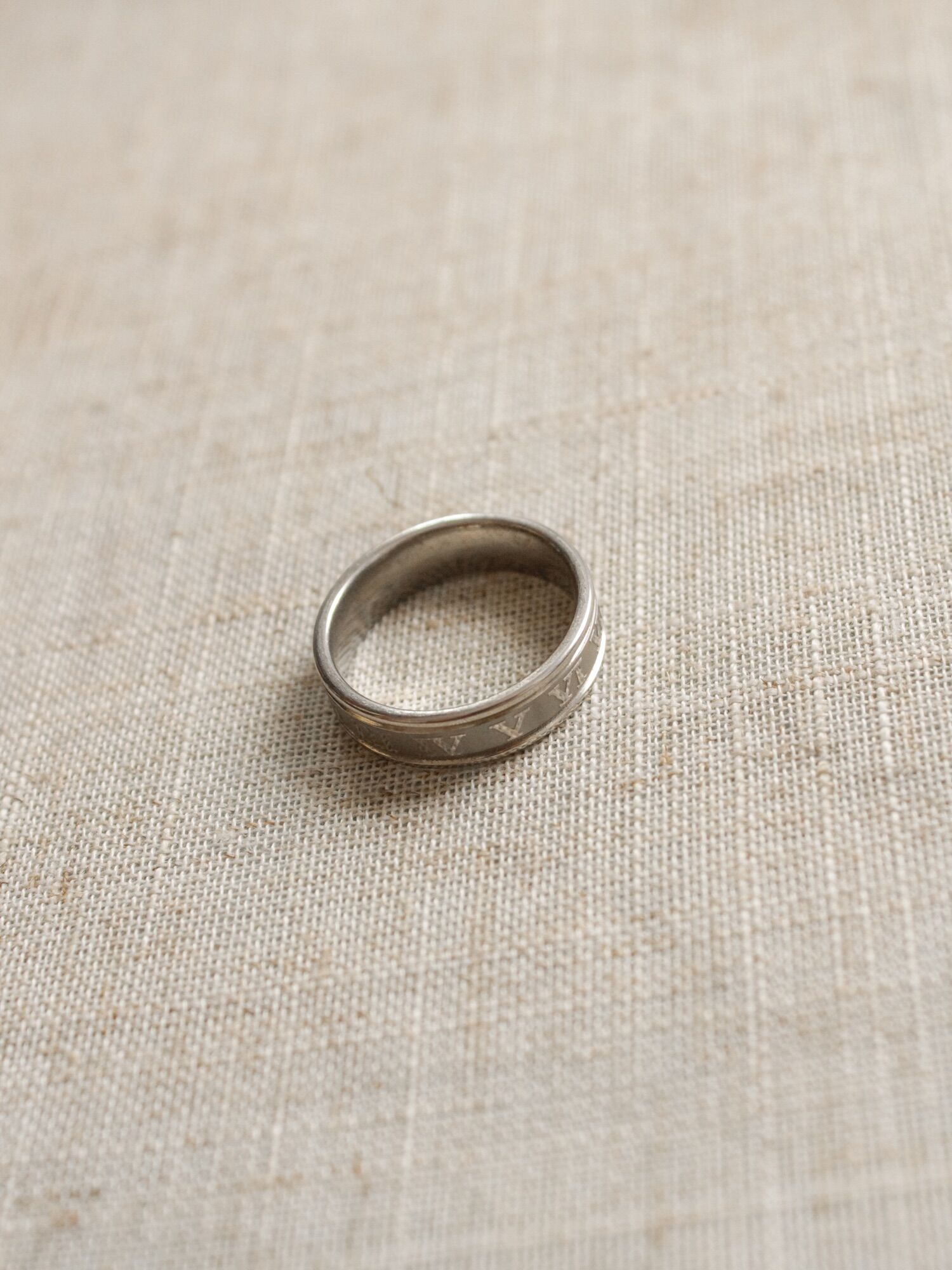 Fallon Ring (Titan) - Nhẫn Thép Không Gỉ Cao Cấp Fallon Storyofadreamer