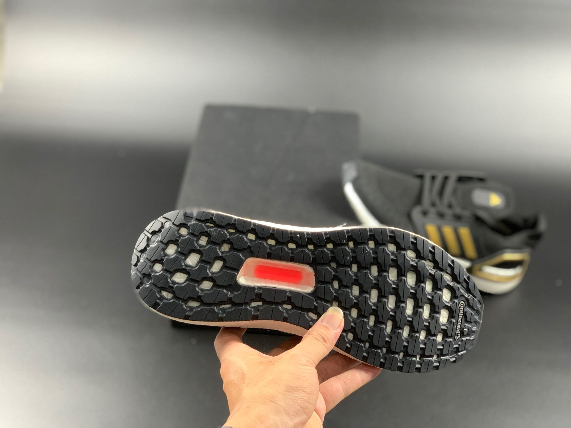 Giày thể thao/ Sneaker Ultra boost 6.0 đen vàng (Full box)