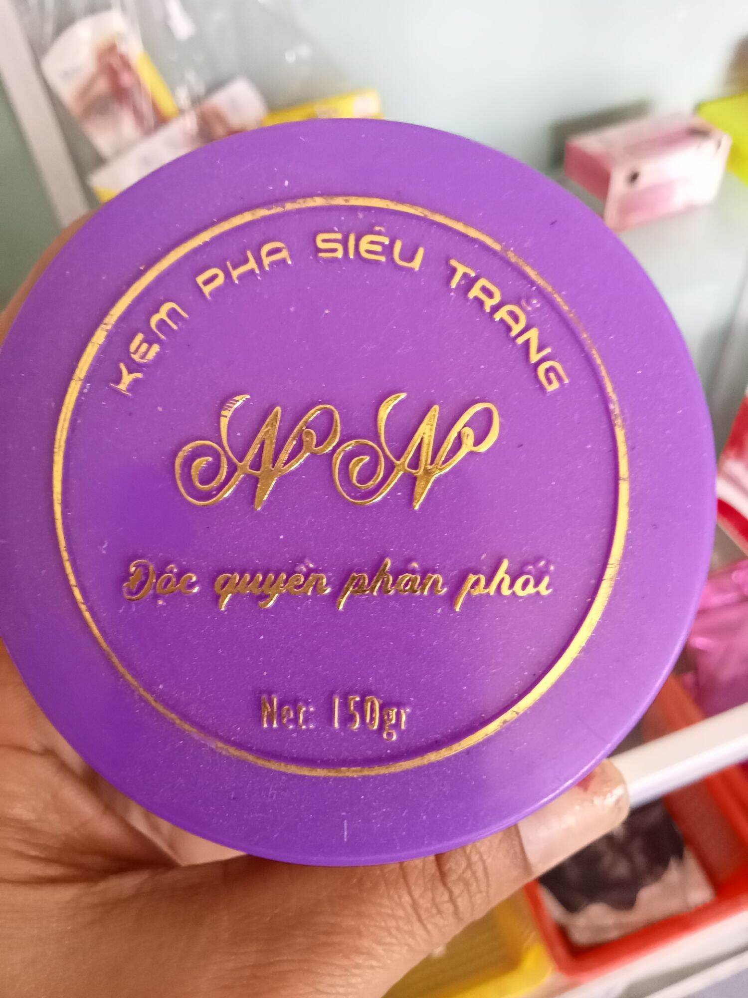 Combo kem body nn +tấm trắng nn