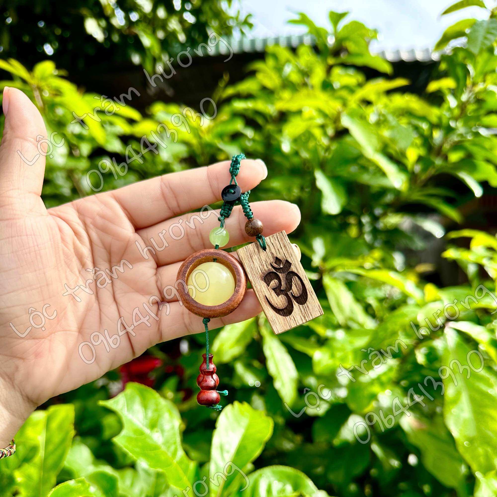 Móc khoá trầm hương/ móc khoá dạ quang phát sáng/ móc khoá bình an