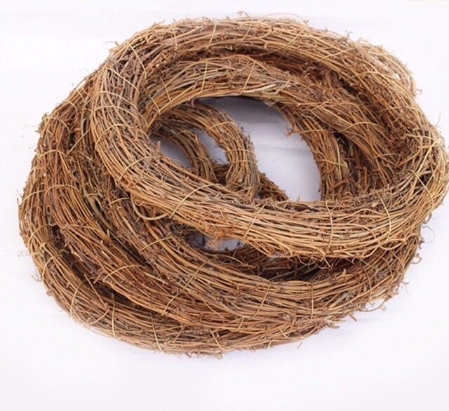 vòng cỏ khô handmade