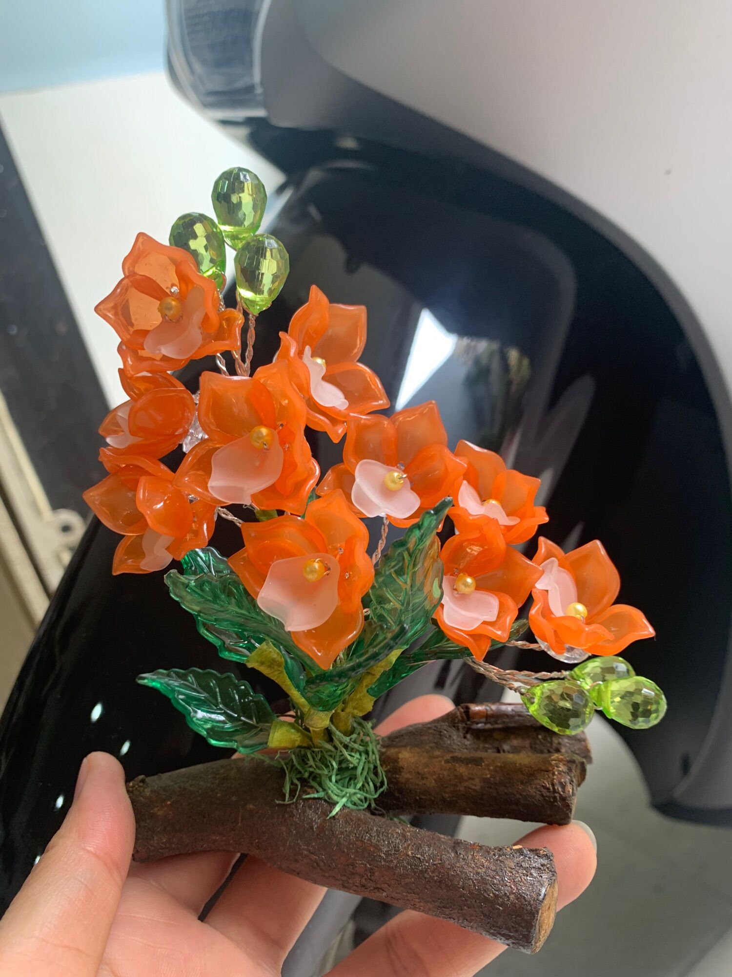 Hoa pha lê mini gắn gỗ cao 13cm ngang 10cm