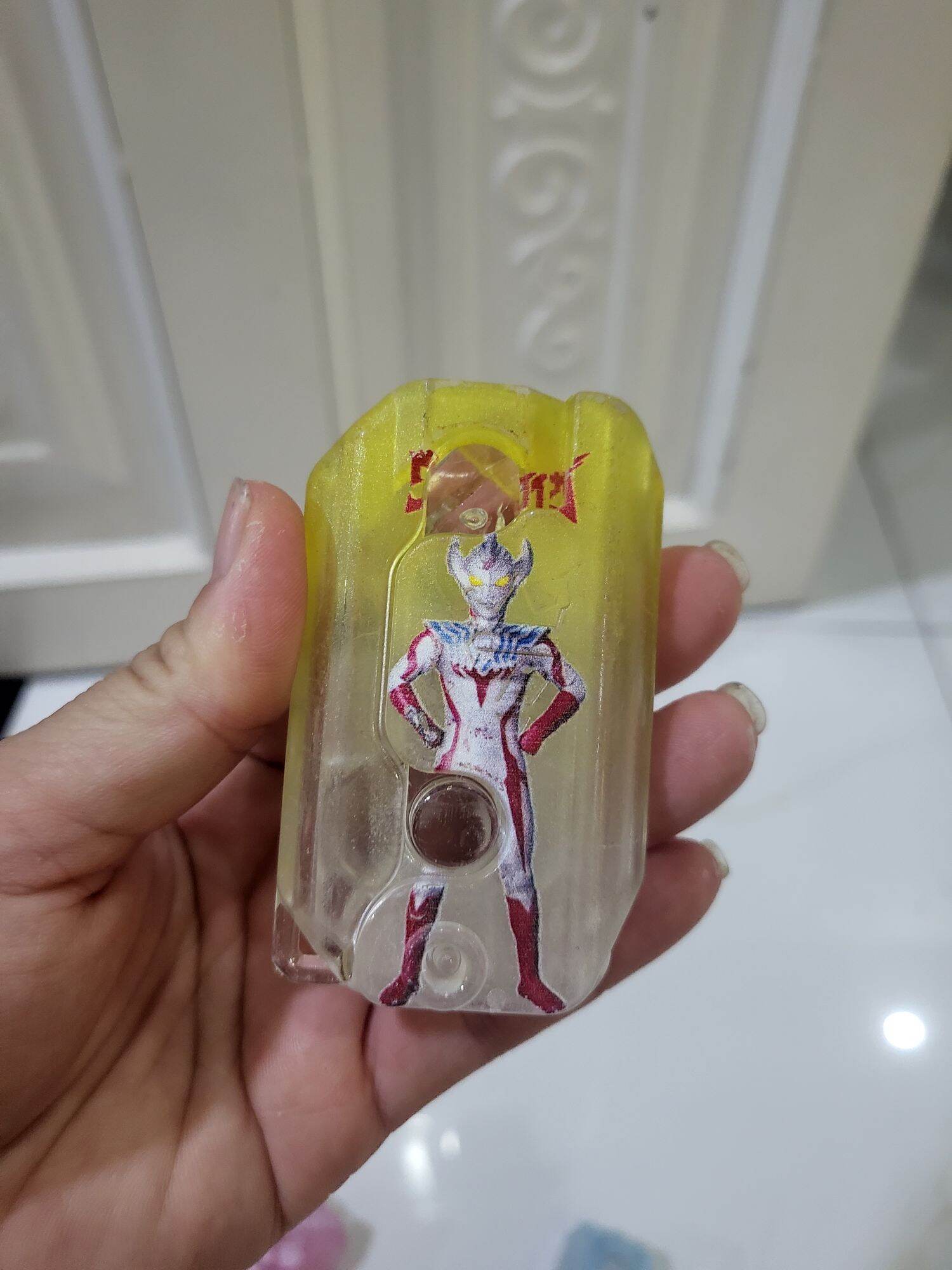 ĐỒ CHƠI DAO CÀ RỐT VÔ TRI CHÓP ĐÈN