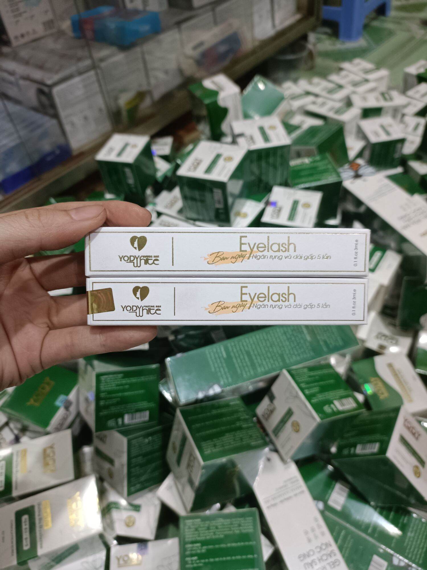 Dưỡng dài mi ngày Phương Anh