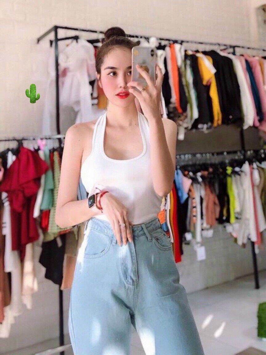 Yếm hở lưng tròng cổ