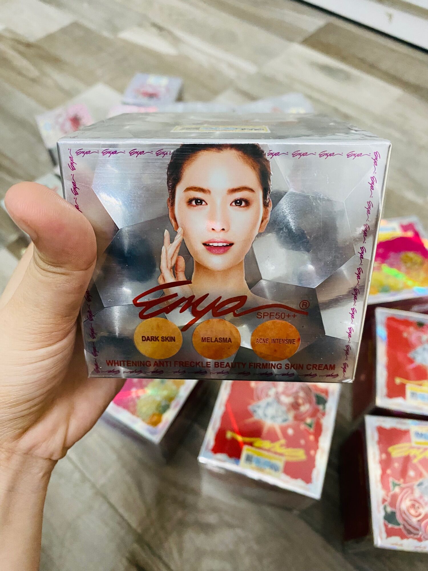Kem Enya Cao Cấp Nám Chuyên Sâu(9 trong 1)