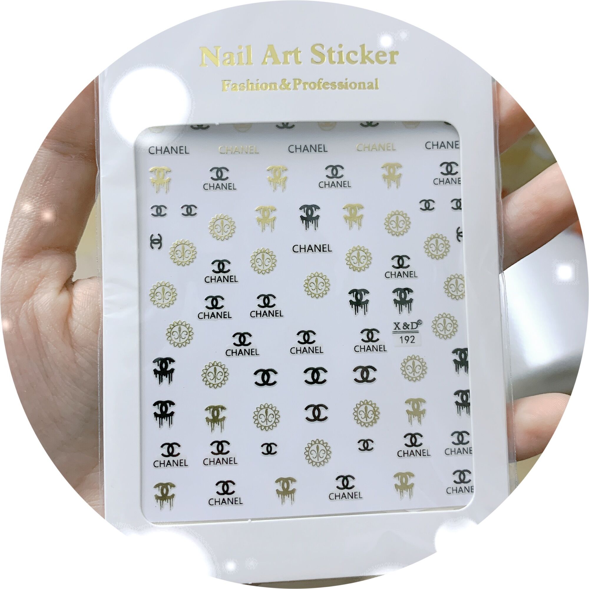 Sticker chanel dán móng giá rẻ