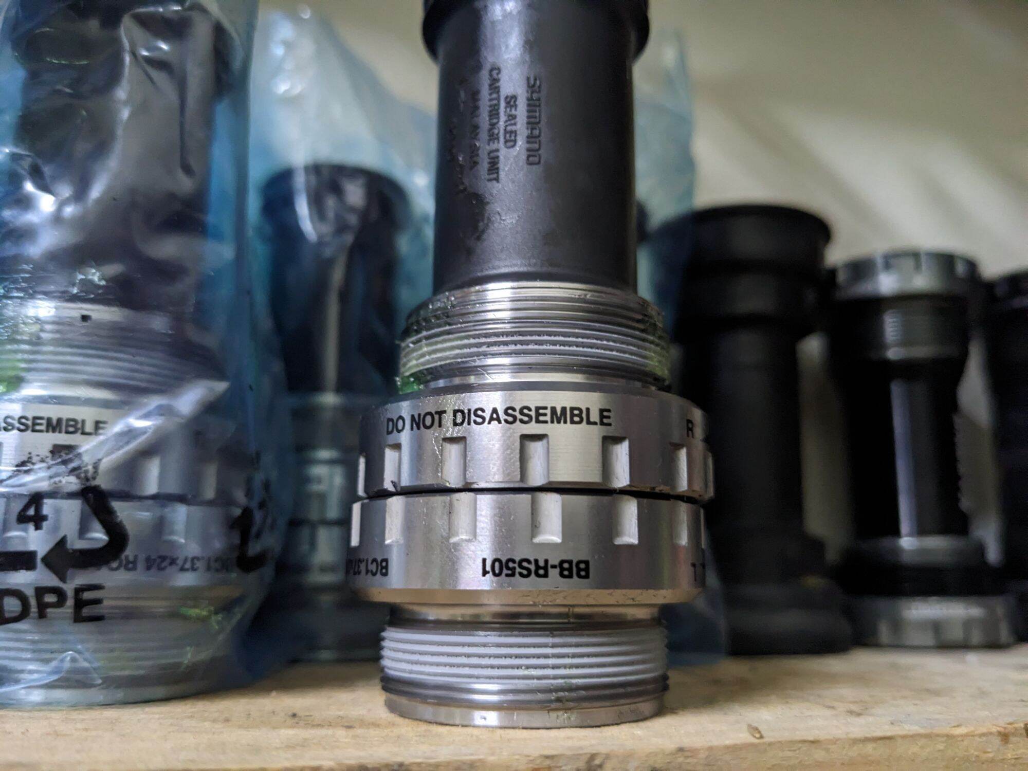 BB trục rỗng shimano chính hãng rs510 rs500 Tiagra sora 105 ren vặn
