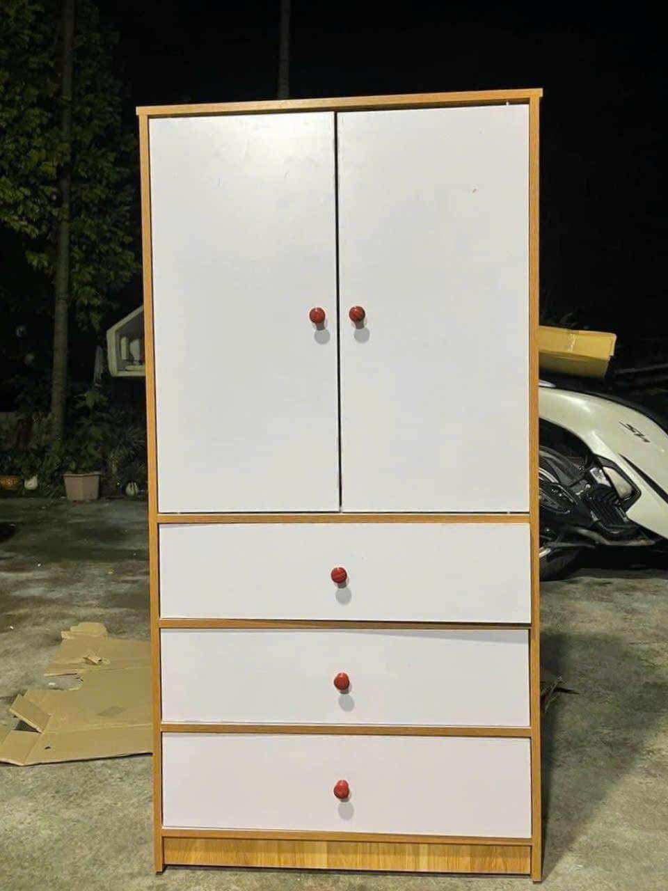 Ship hoả tốc Tp.HCM - Tủ đựng quần áo 3 học 2 cánh bằng gỗ đa năng