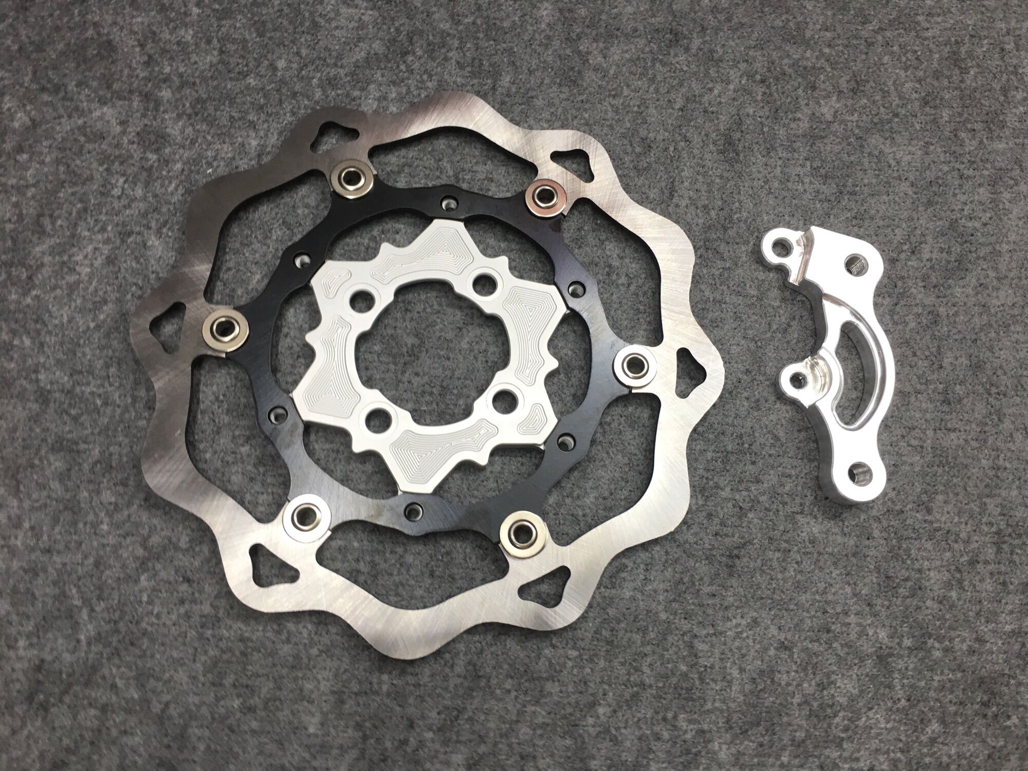 Đĩa KTM 260mm kèm lòng đĩa 4 lỗ cực đẹp (không kèm pát)