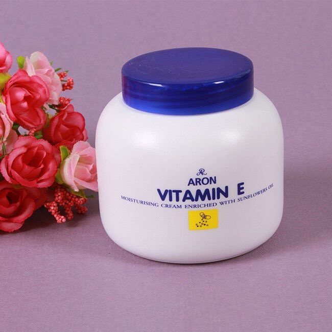 Kem Vitamin E Aron dưỡng ẩm, trắng da Thái Lan 200g
