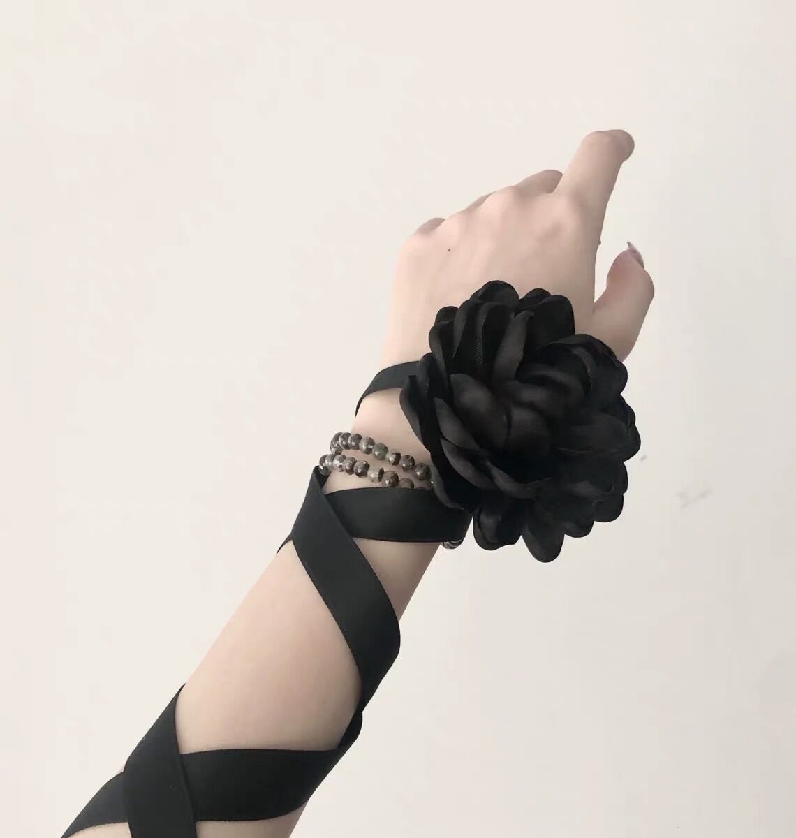 Vòng cổ hoa buộc nơ