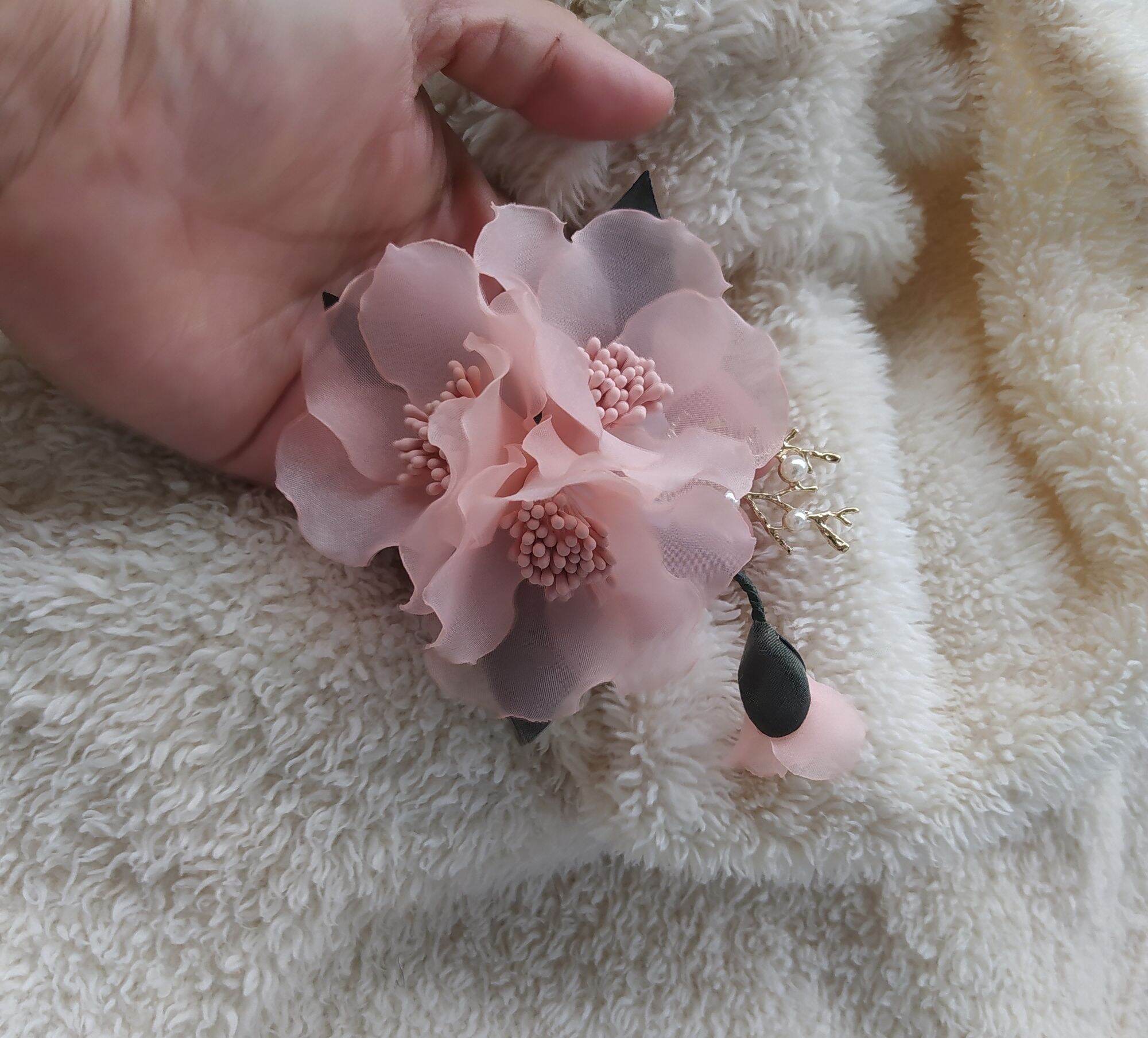 Hoa cài áo handmade Canto màu hồng