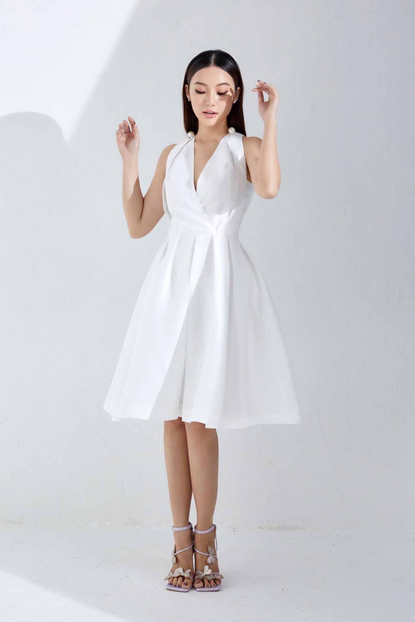 LALLA - Đầm sát nách Luli cổ chữ V xoè nhẹ nữ