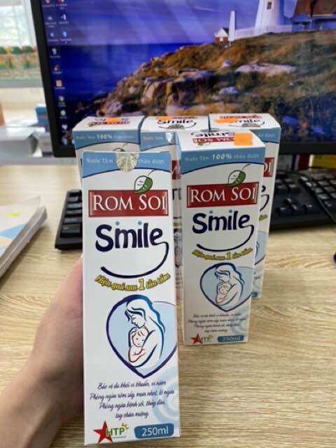 Nước tắm thảo dược Romsoi Smile