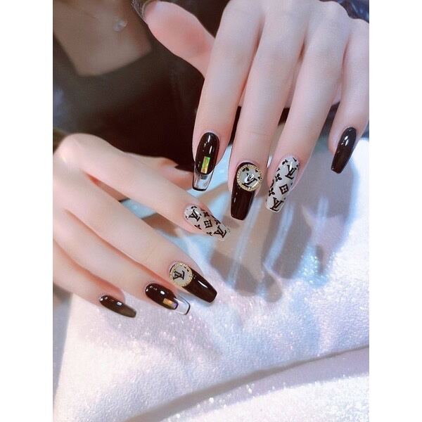 Nailbox Tín đồ đen trắng cho các nàng xinh