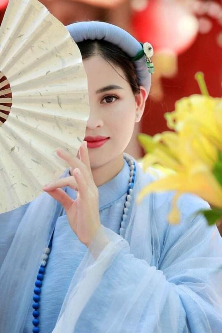 Quạt giấy Dó cổ trang siêu bền, siêu nhẹ