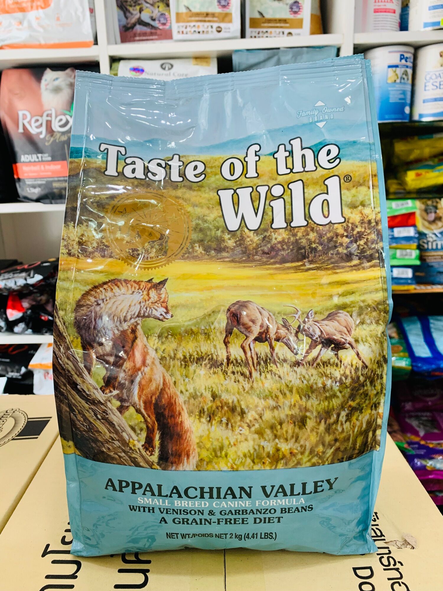Thức ăn hạt cho chó trưởng thành Taste Of The Wild vị nai & đậu 2kg