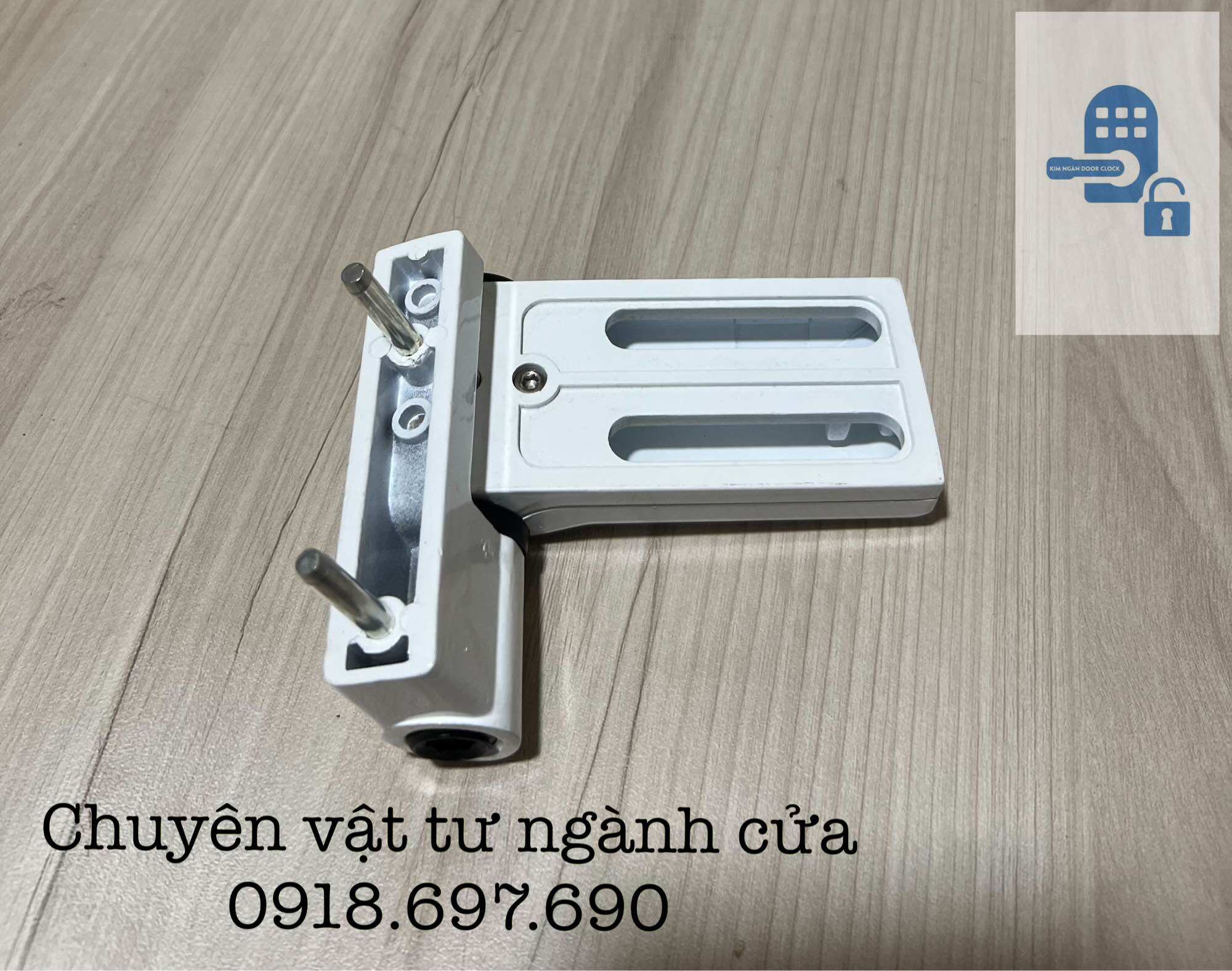Bản lề 3D cửa nhựa lõi thép