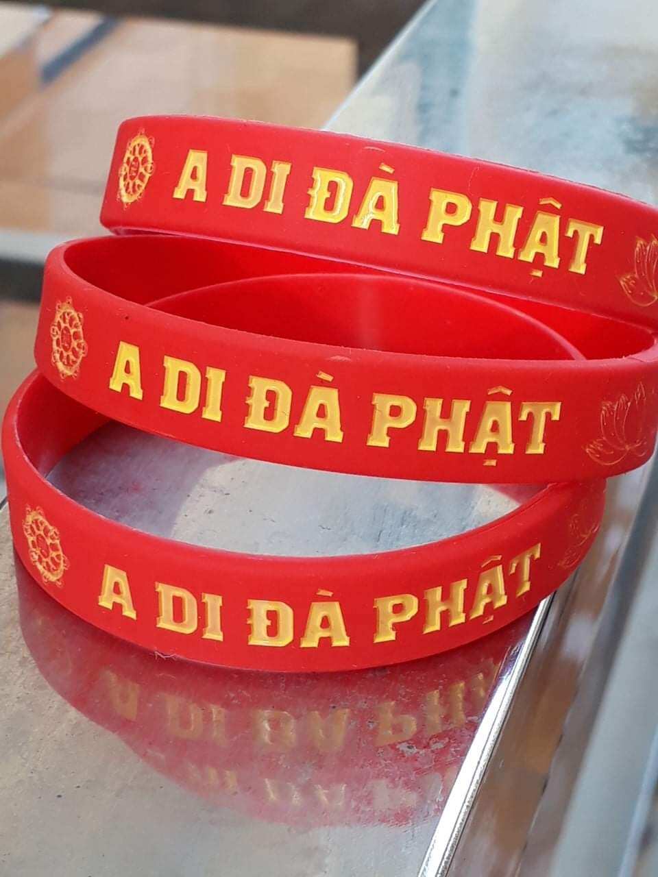 vòng tay danh hiệu a Di Đà Phật