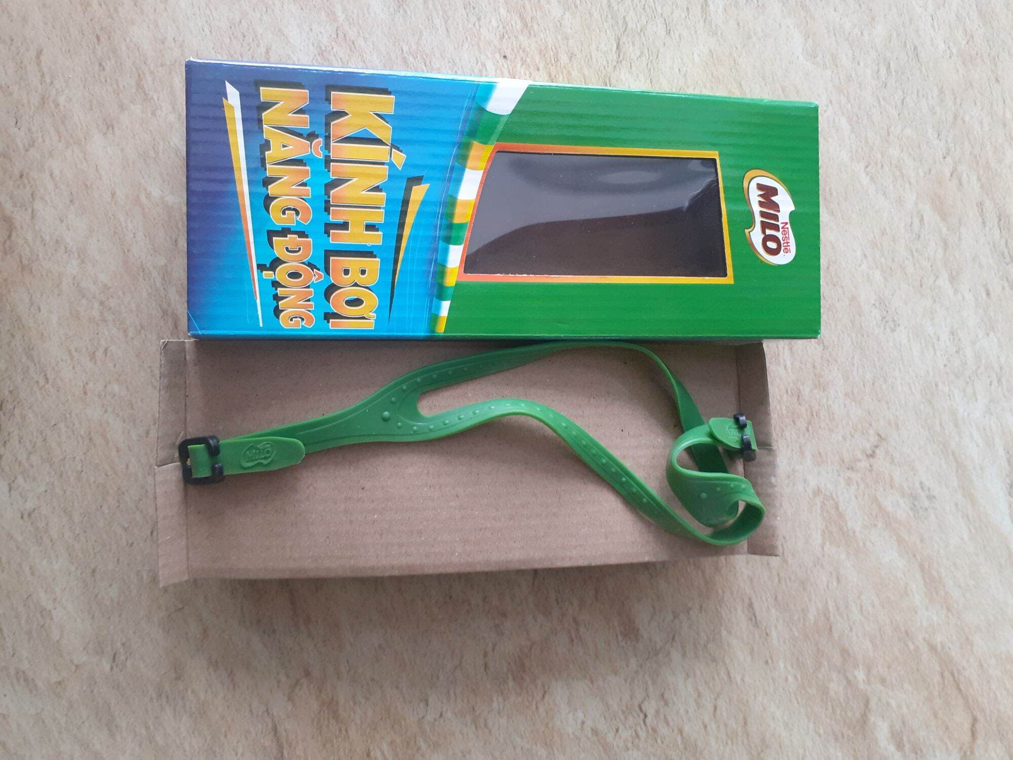 Kính bơi cho bé Quà tặng từ Milo