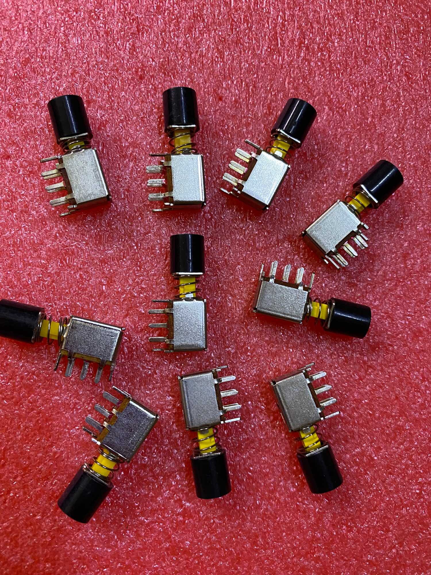 Công tắc nhấn giữ 6 chân có núm (10 chiếc)