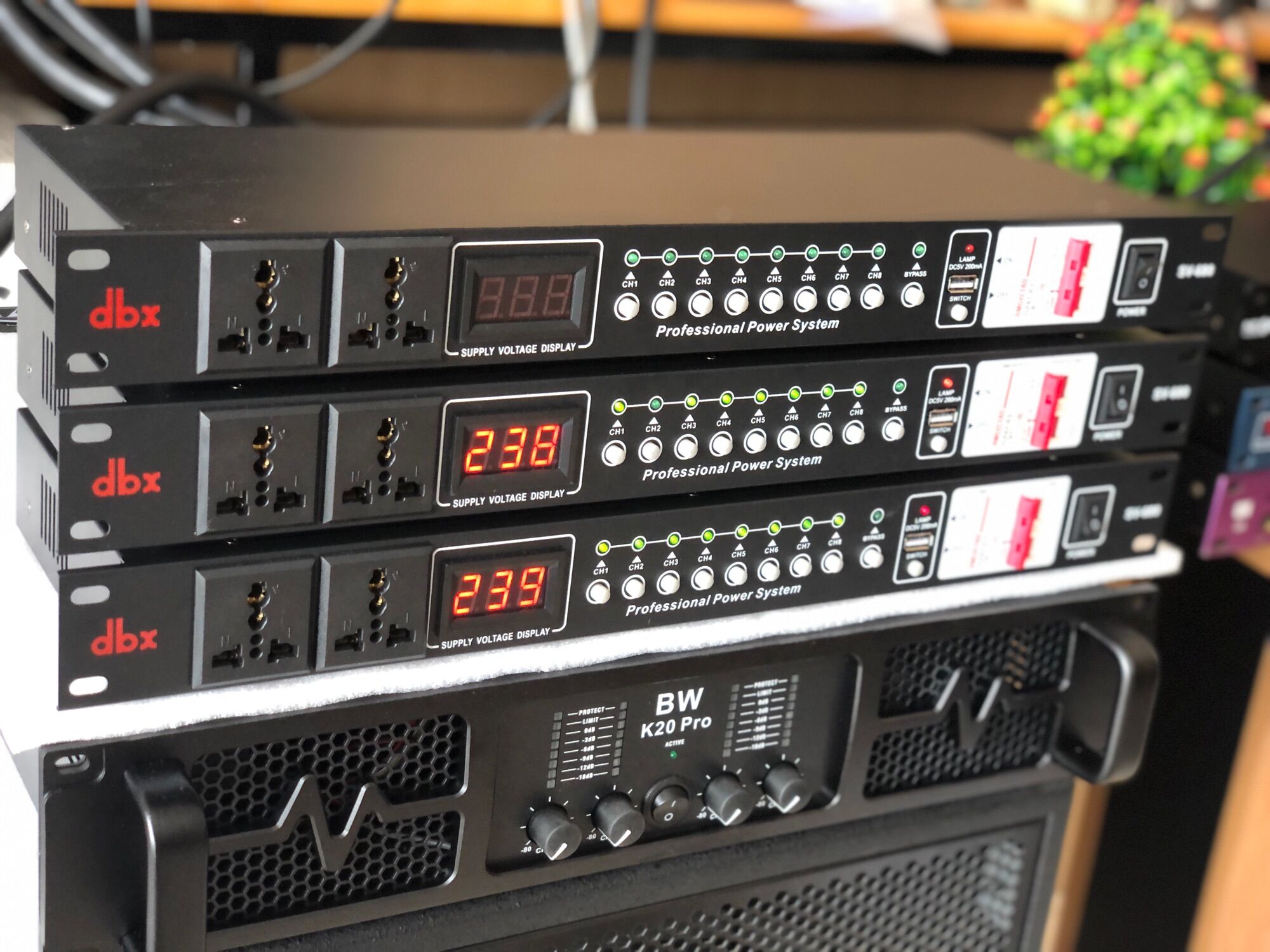 Quản Lý Nguồn DBX 680