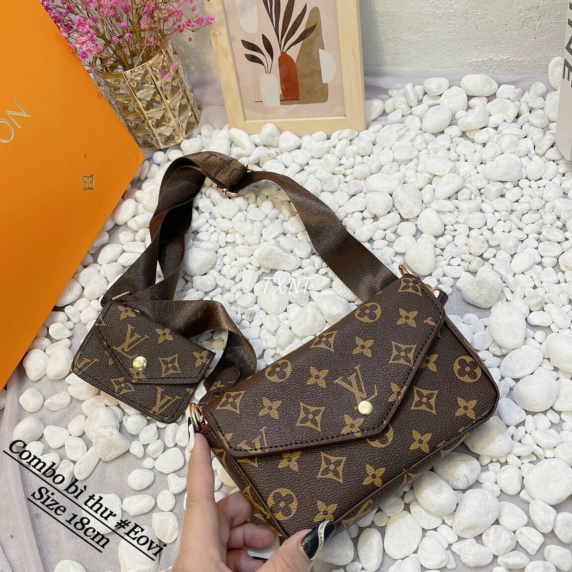 Quạt tích điện mini gấp gọn có 3 chế độ quạt
