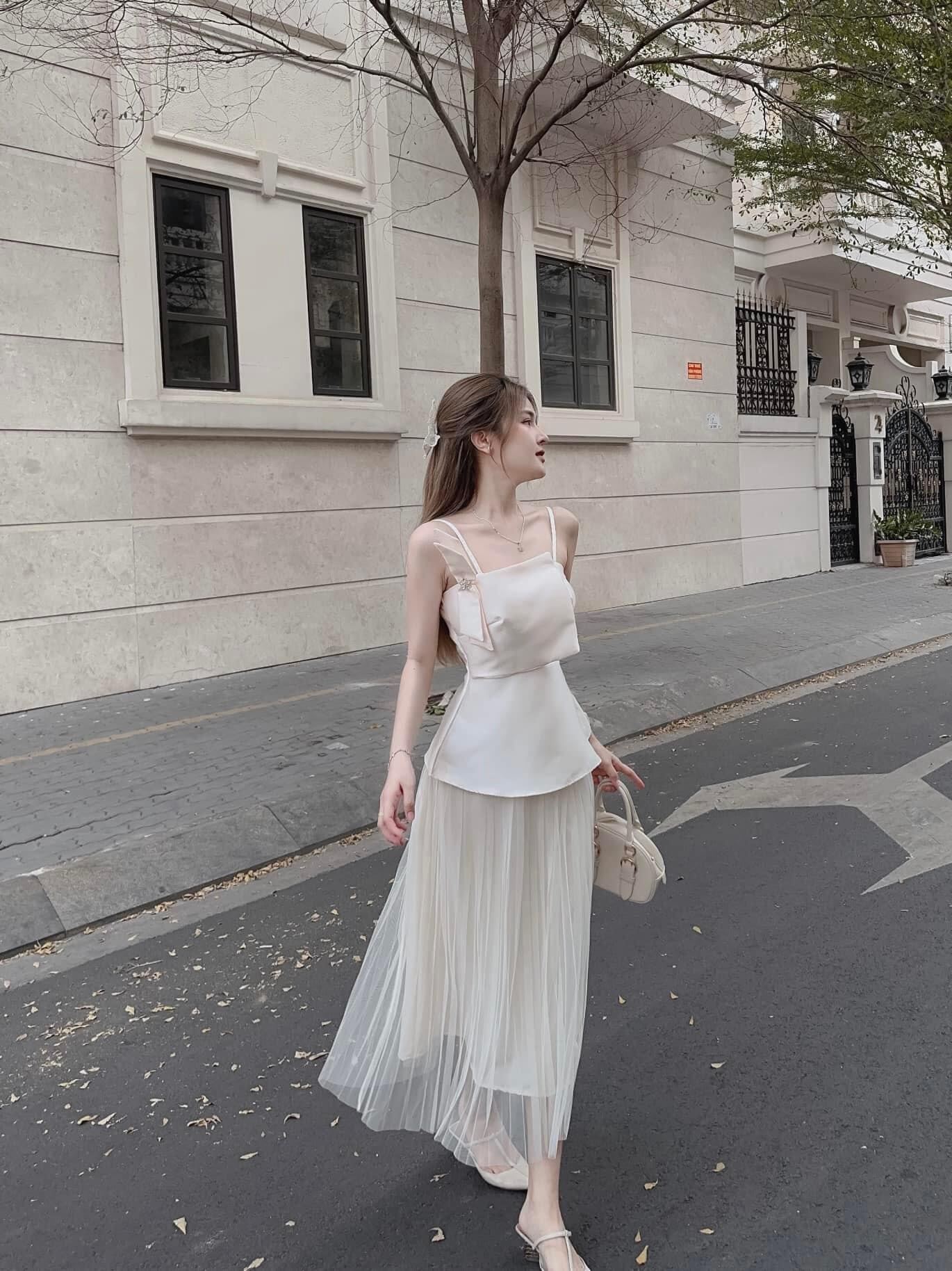 SET ÁO 2 DÂY NƠ PEPLUM PHỐI CHÂN VÁY LƯỚI