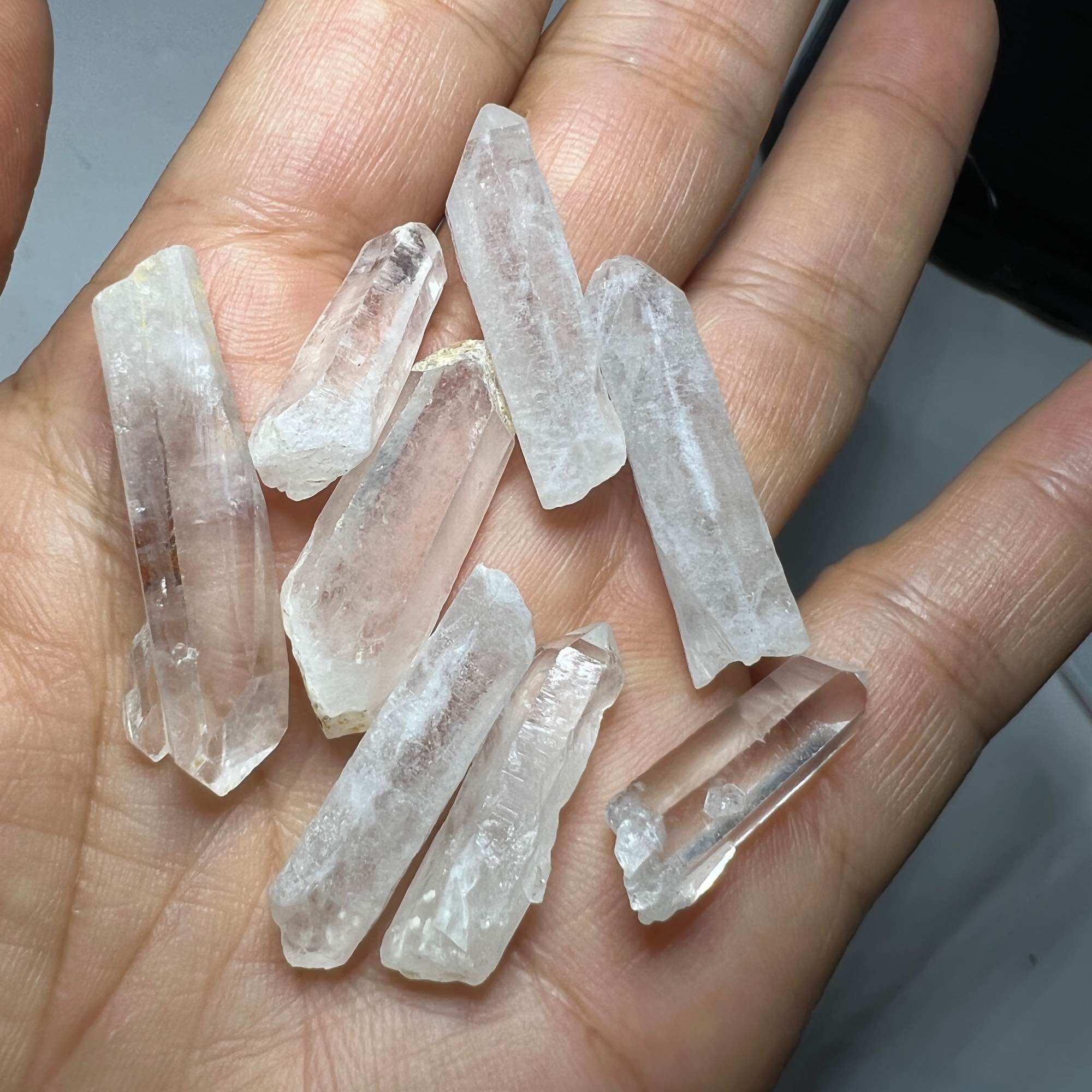 20-COMBO 20 GAM THẠCH ANH TRẮNG ( THIÊN NHIÊN ) SỬ DỤNG LÀM TRANG SỨC , HOẶC TRẤN TRẠCH PHONG THỦY