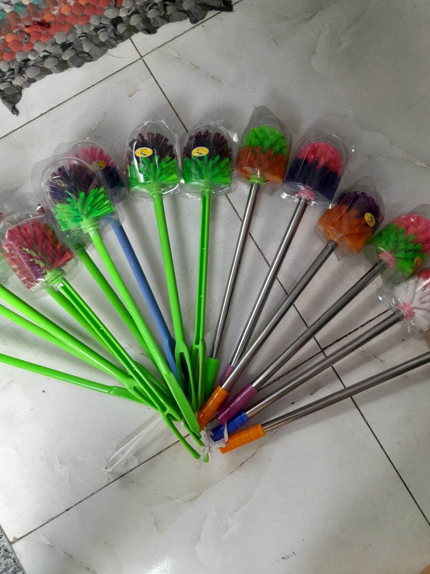 Cây chà bồn cầu đầu tròn cán inox