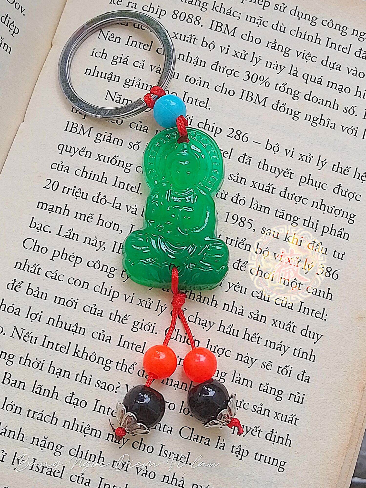 Móc khóa Phật Bà Quan Âm xanh lục bảo
