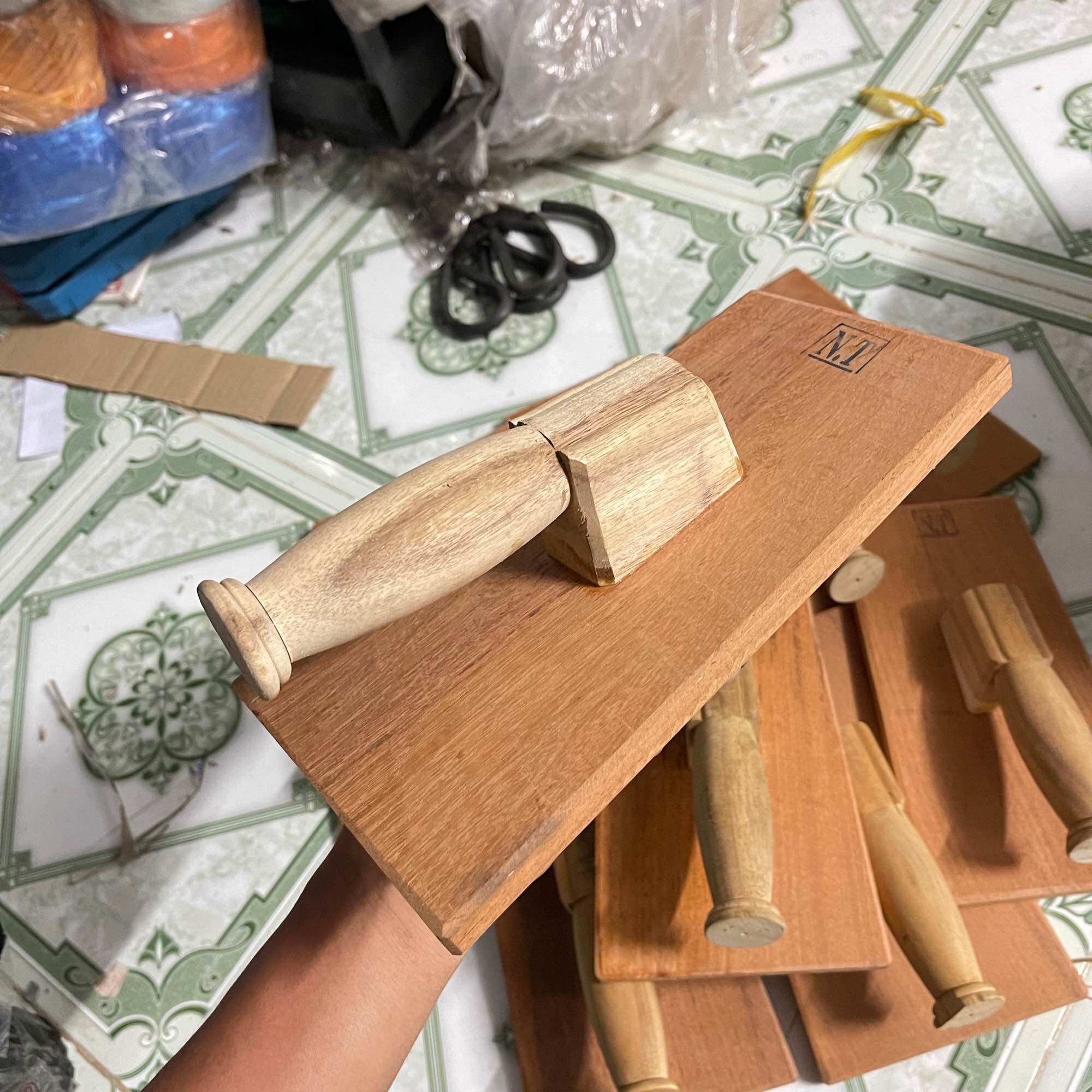 Bàn chà gỗ căm xe