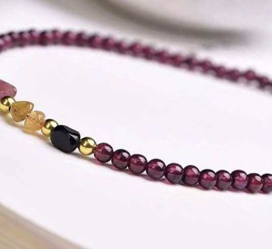 Lắc chân Đá Garnet phối Thạch anh màu 3mm