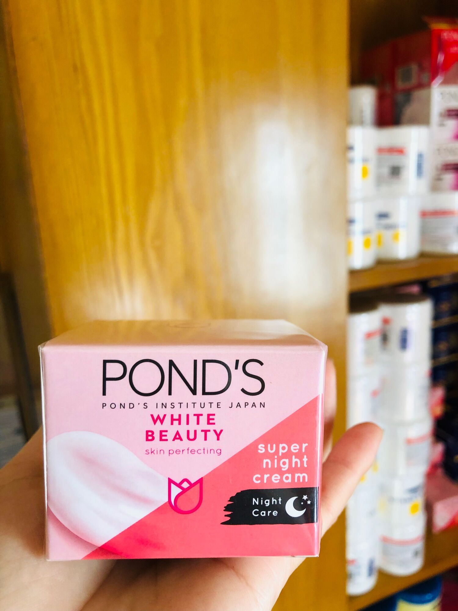 Kem pond's white beauty dưỡng trắng da ban đêm 30g