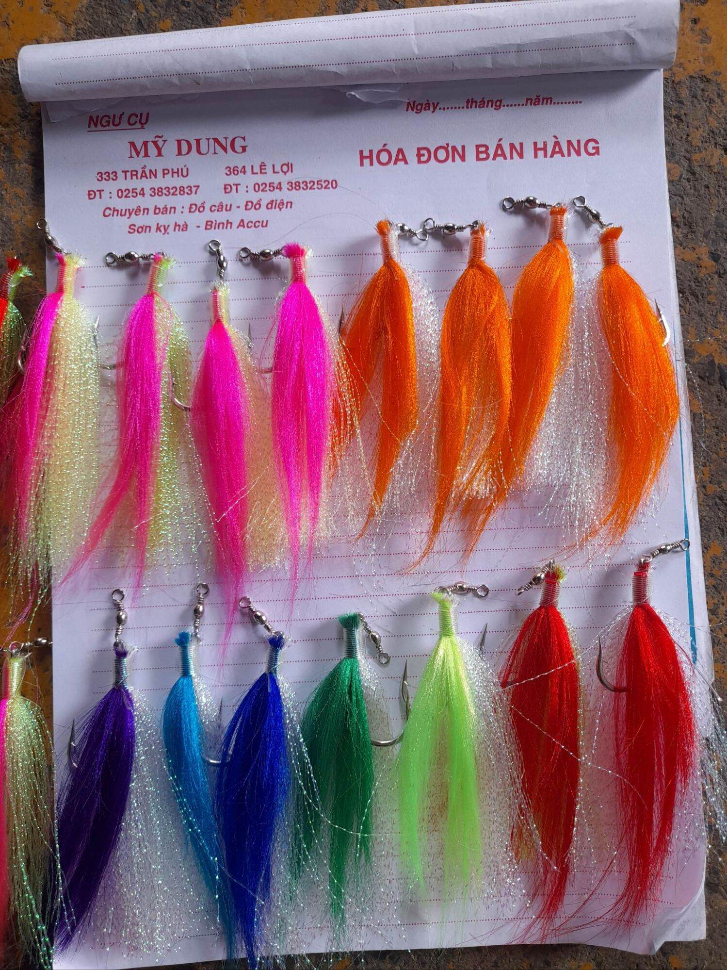 Lưỡi câu chạy cá ngừ .combo 20 lưỡi đủ màu giá 200k