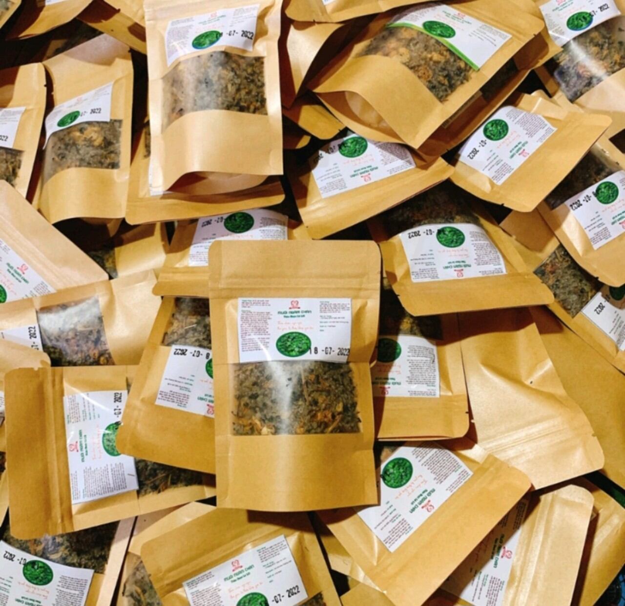 Muối Ngâm Chân Lá Lốt, Túi Zip 100g