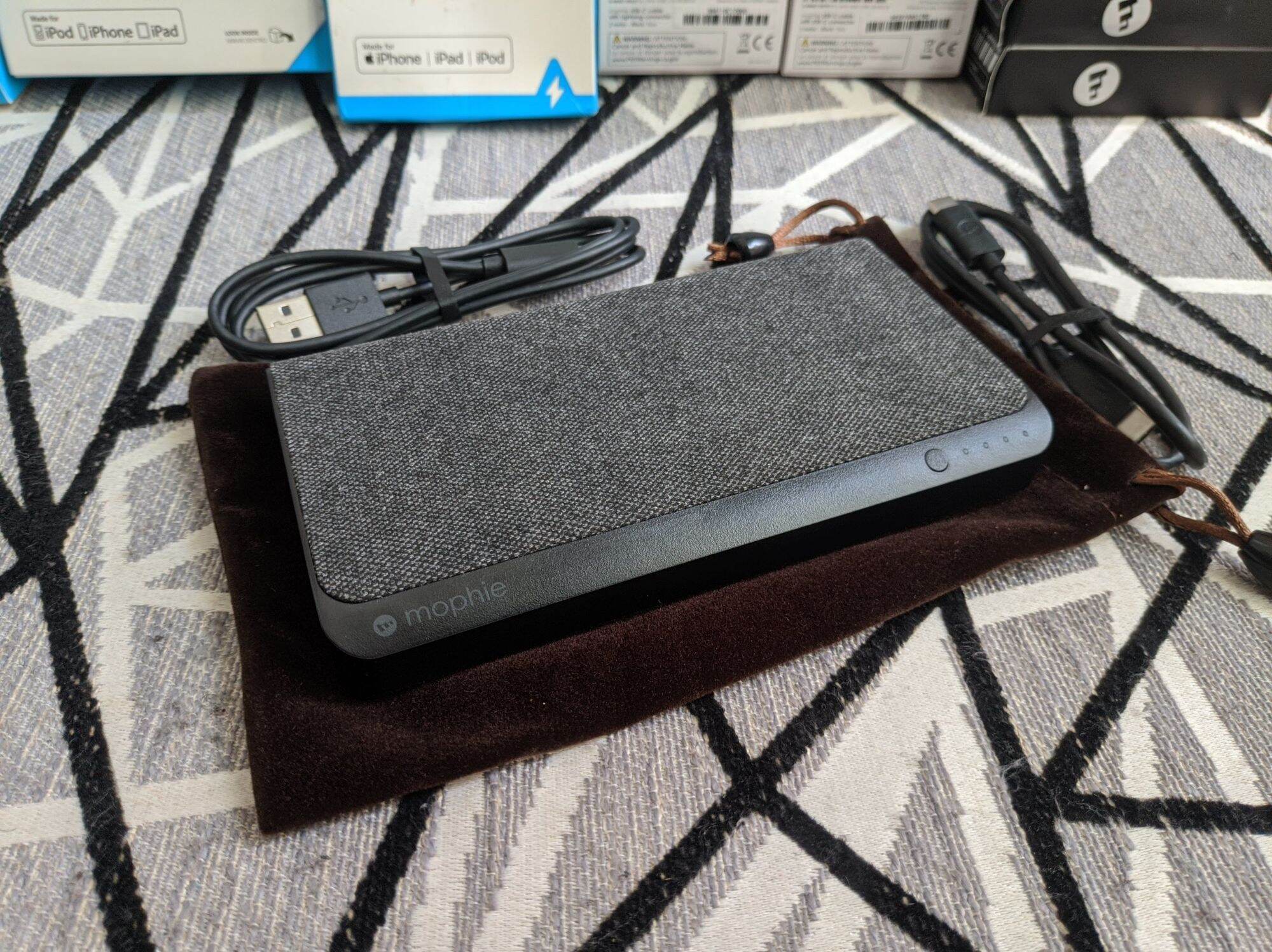 Pin sạc dự phòng Mophie powerstation USB-C XXL 19500mAh - PD 30W USB 12W - cho iPhone, Macbook, Android, ROG