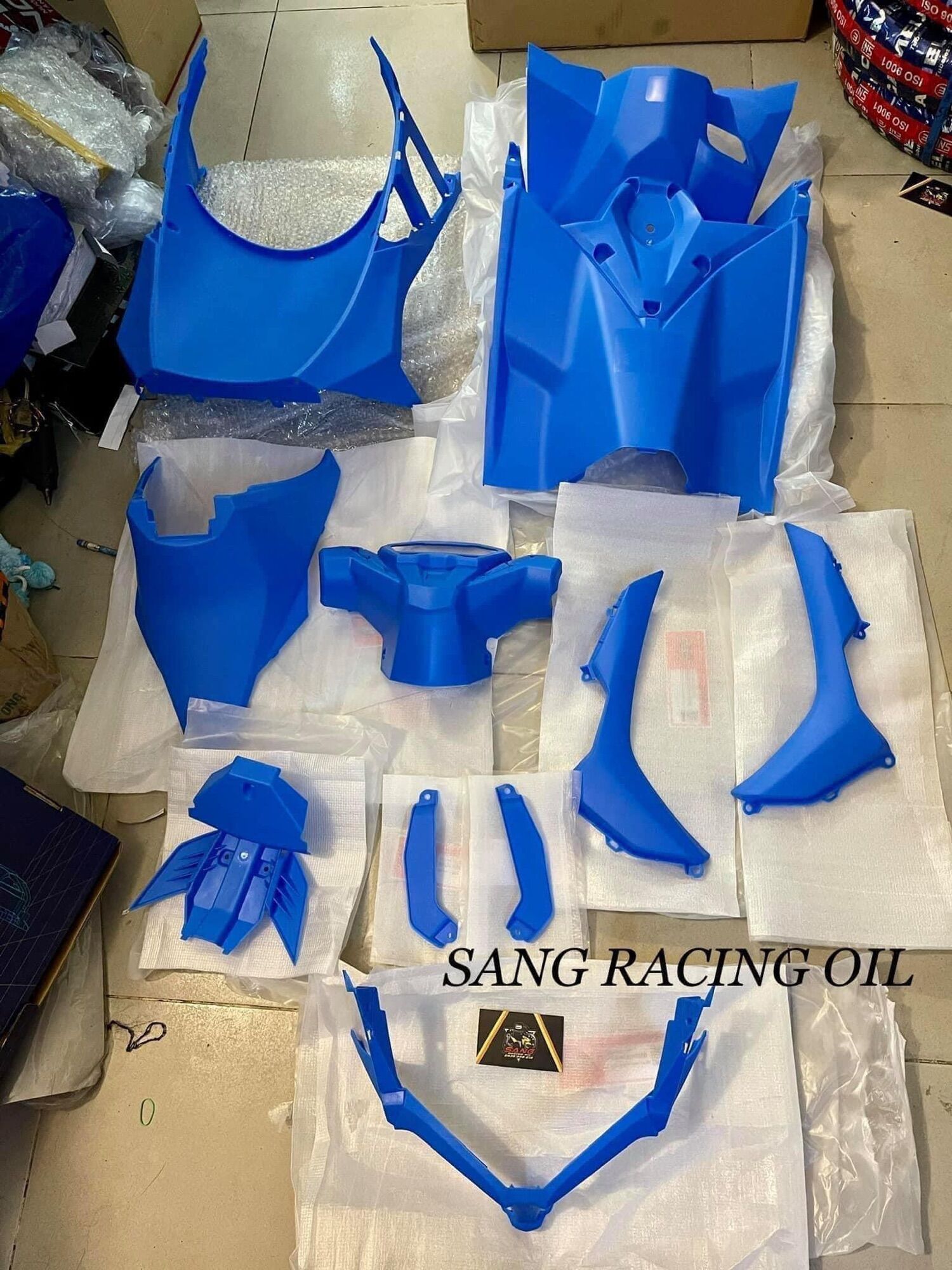 Nhựa nhám đúc màu xanh dương đậm cho vario/click 2018-2021