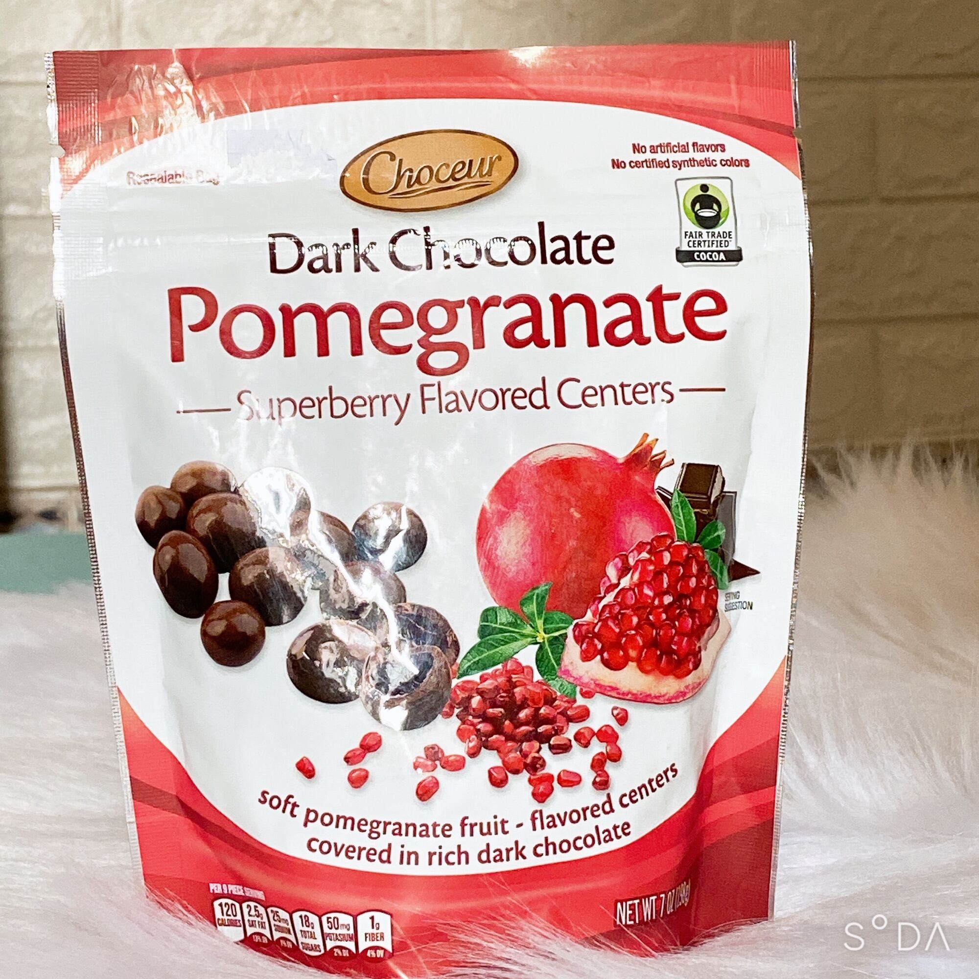 Kẹo Chocolate nhân Lựu đỏ- Choceur Dark Chocolate Ponegranate 198gr