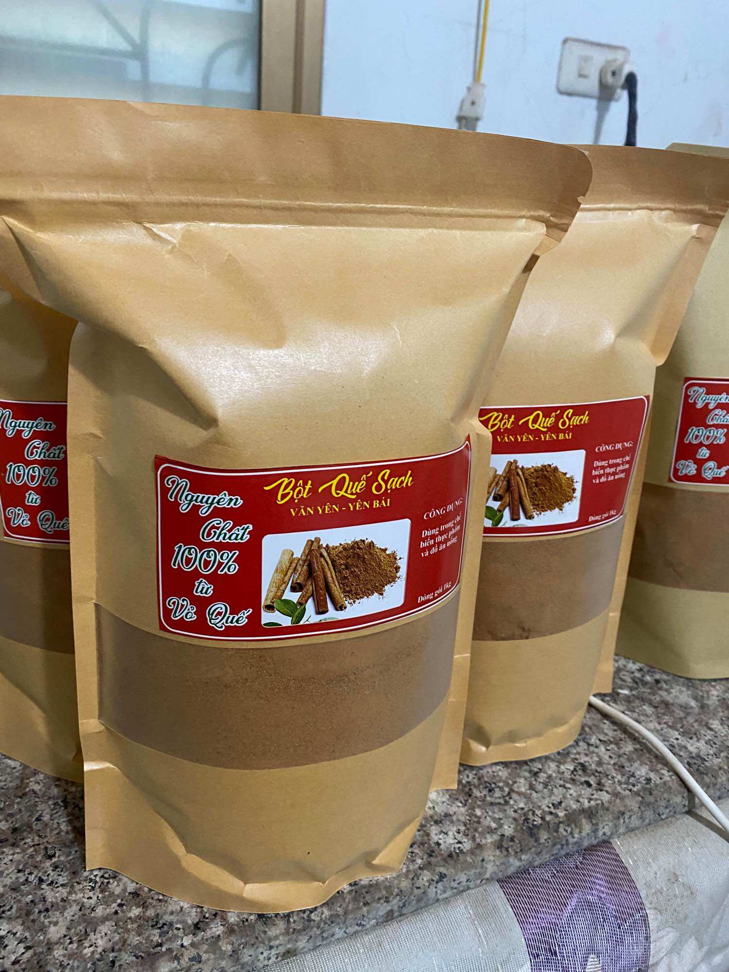 500 g bột quế dùng làm gia vị tẩm ướp thịt cua, cá, phở , sốt vâng