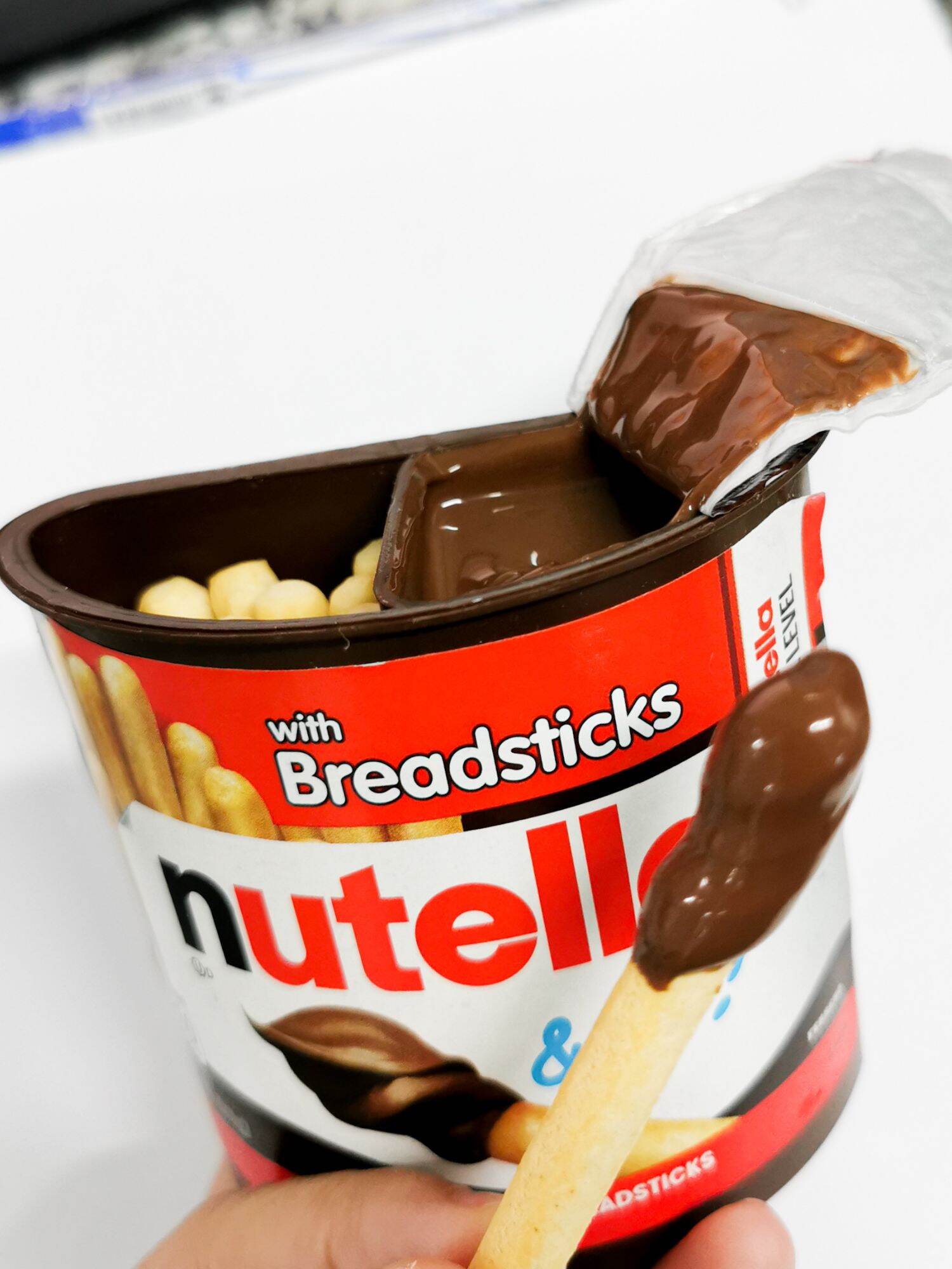 BÁNH QUE CHẤM NUTELLA & GO -  best by 15/03/2023 (52g)