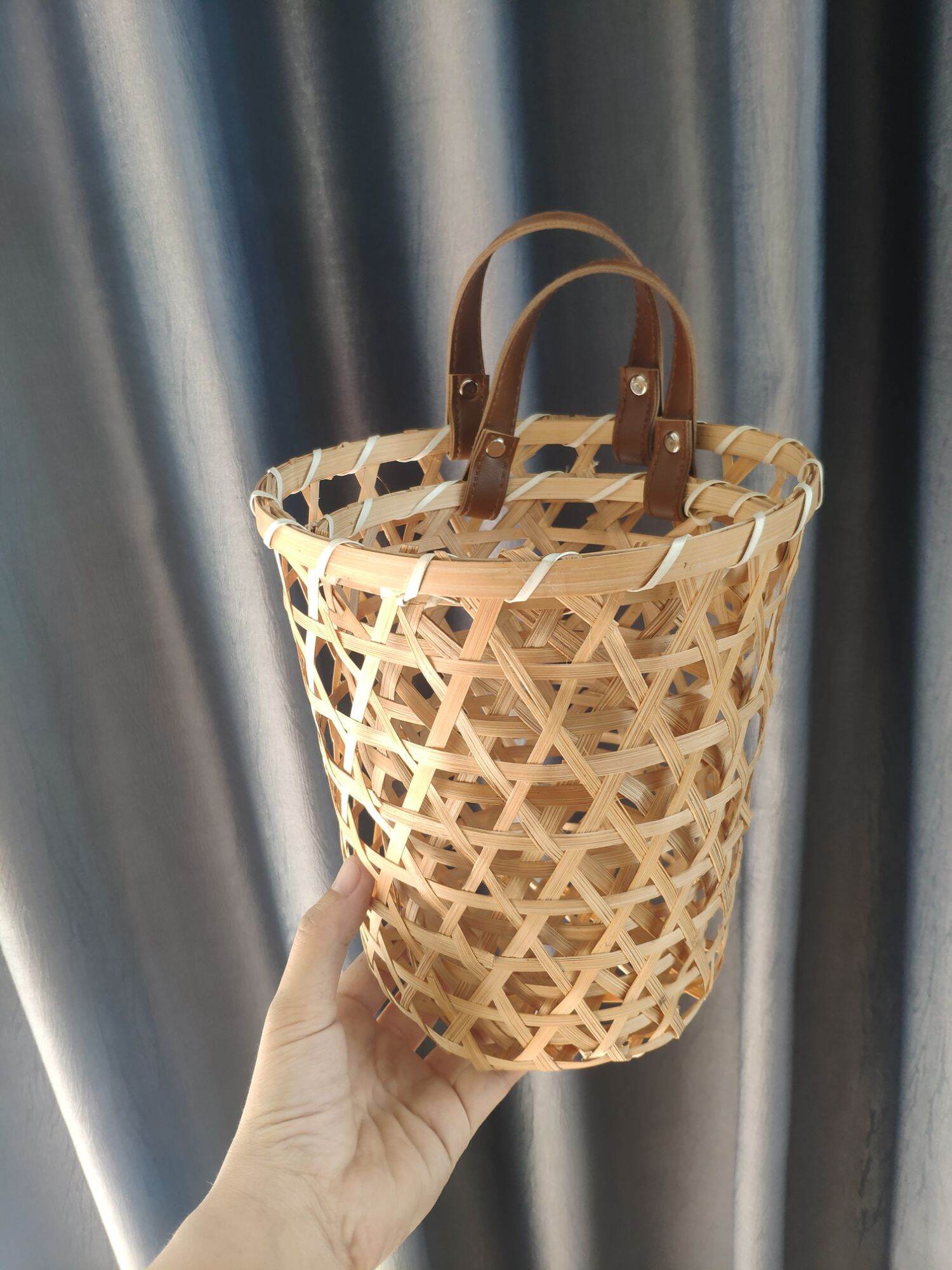 Giỏ tre treo tường ( hình chụp thật)