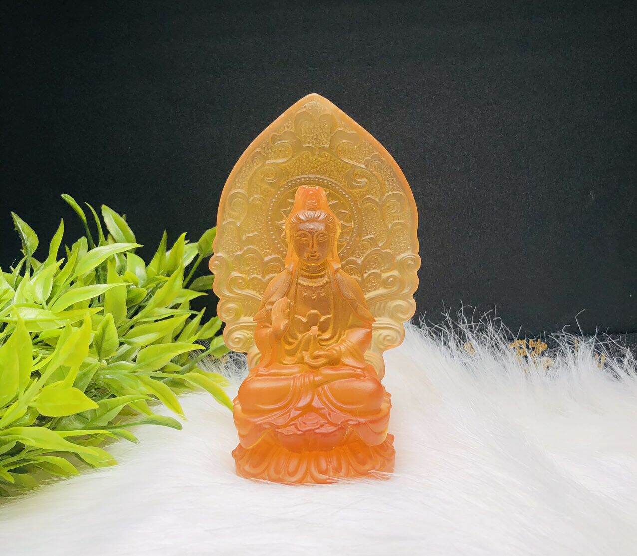 Tượng quan âm lá đá lưu ly