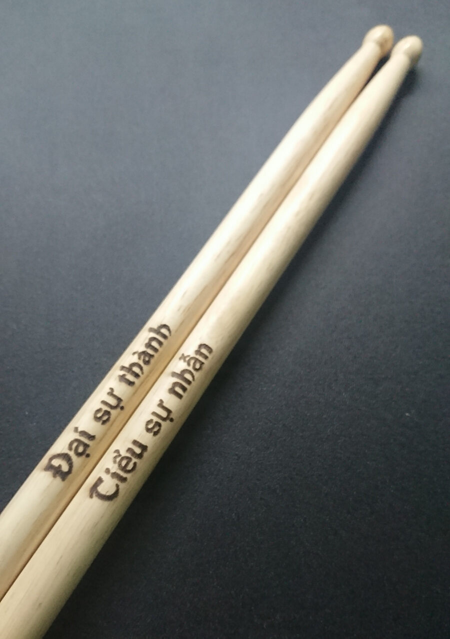 Dùi trống tuyển chọn khắc chữ chuyên nghiệp