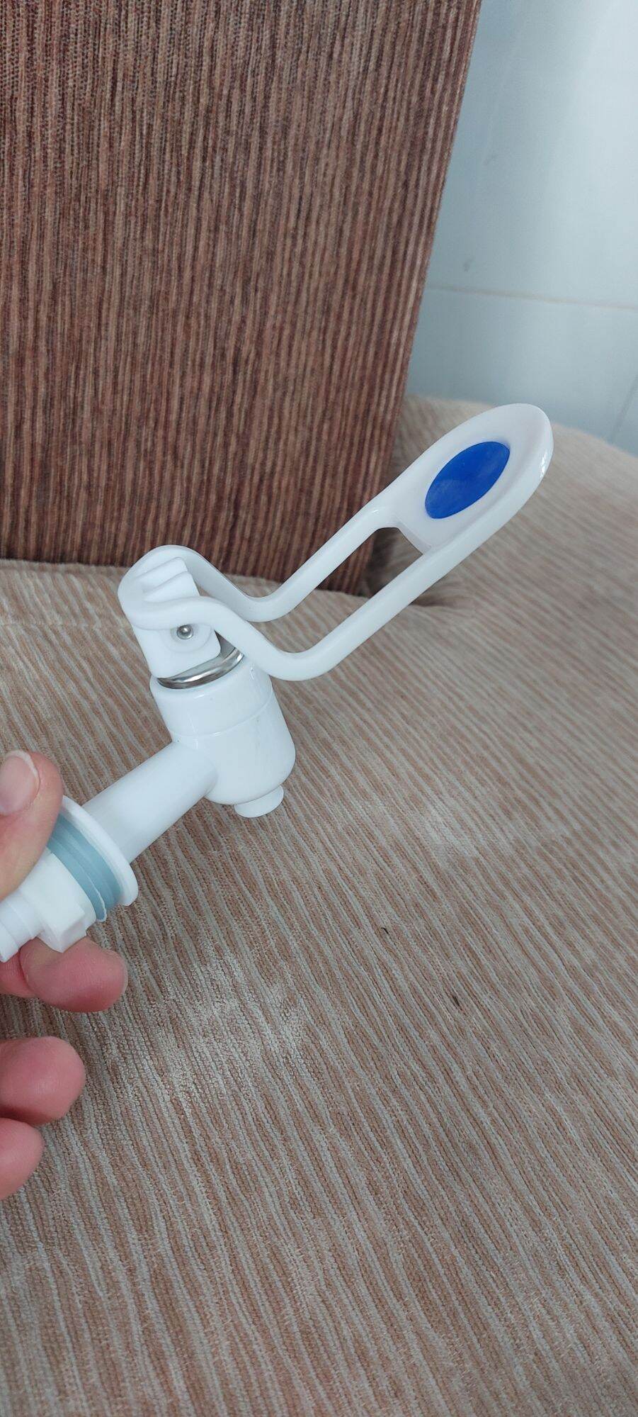 Vòi bình lọc nước chống gãy