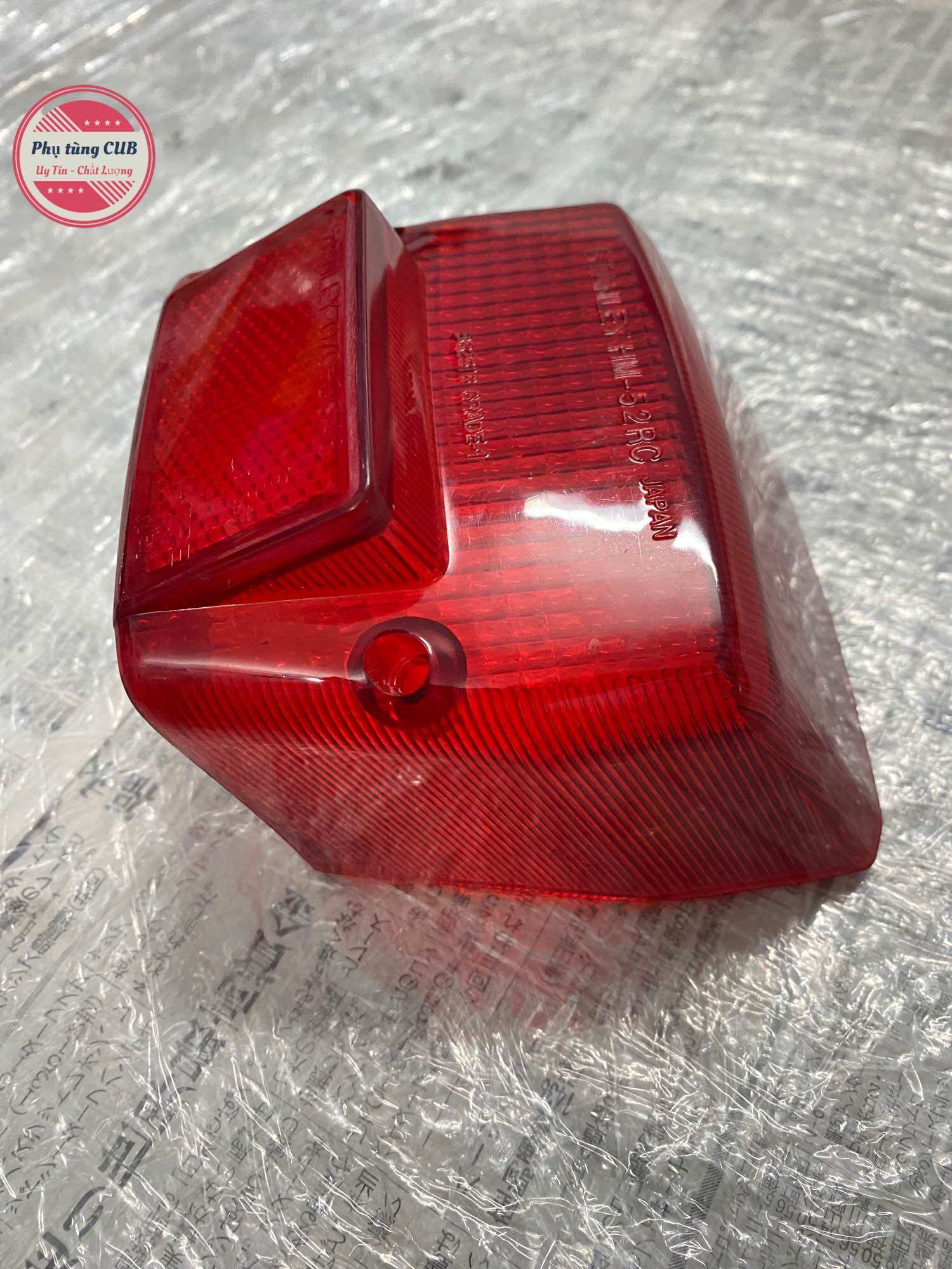 Chụp đèn hậu xe cub 82-84-DD hàng Thái ( có đóng Japan như zin )