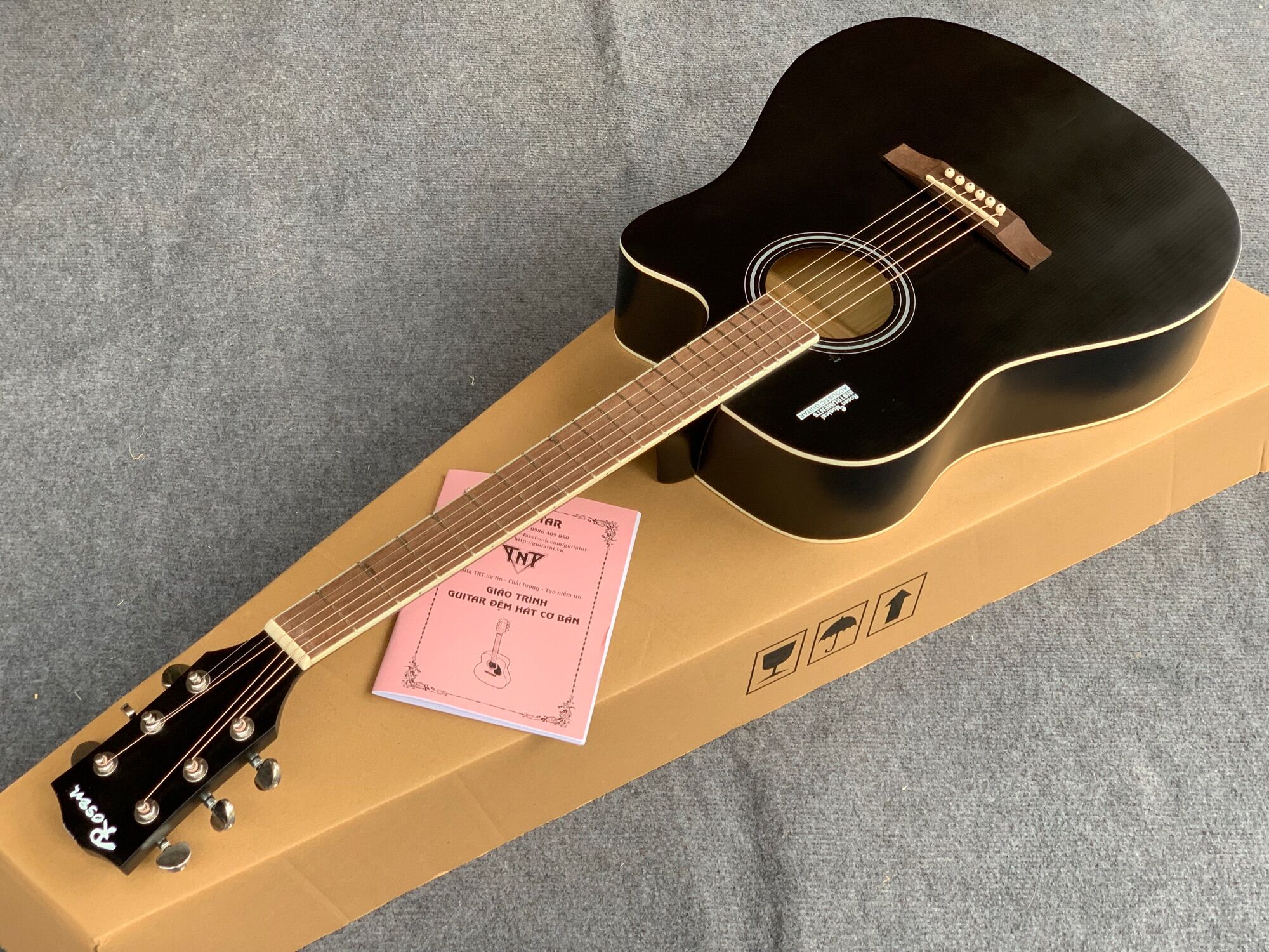 Guitar acoustic Rosen R135 mầu đen Đàn to zise 41 dông chiều dài 104 cm